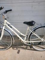 Schwinn Gateway Step-Through 7-Speed City Bike, 700c Wheels, Comfort Saddle, Fenders, Rear Rack - 3