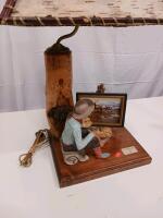 Rustic Western Table Lamp &ndash; C. M. Russell Cowboy Artist Scene, Birch Bark Shade, Wood Base, 27&rdquo; - 4