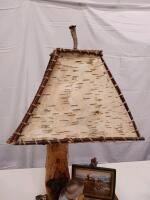 Rustic Western Table Lamp &ndash; C. M. Russell Cowboy Artist Scene, Birch Bark Shade, Wood Base, 27&rdquo; - 5