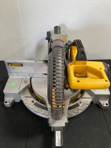 Dewalt DW175 Compound Miter Saw