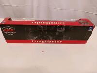 NewRay 1:32 Kenworth W900 Long Hauler Die-Cast Model with American Flag Graphics - 4