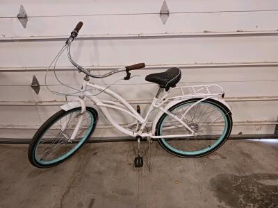 Schwinn Admiral Cruiser Bike, 26" Wheels, White, Rear Rack, Fenders, Single-Speed