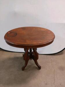 Antique Oval Victorian Pedestal Table, Solid Wood, 36"x28" Ornate Base &ndash; Parlor or Living Room