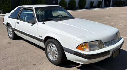 1990 FORD MUSTANG -