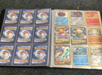 Pokémon Binder With (100) Pokémon Cards All Holo and Full Art