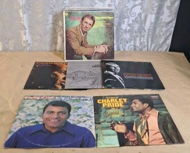 Lot Of 30 Assorted Vintage Vinal Records Including Charley Pride, Frank Sanatra & Mel Tillis