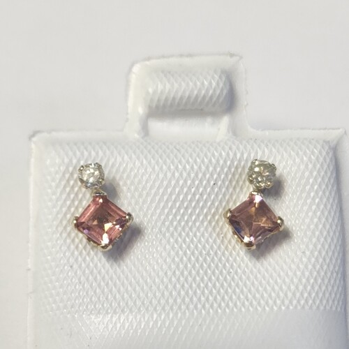 $500 10K Tourmaline(0.44ct) Diamond(0.06ct) Earrings