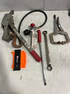 Saker Contour Gauge, Pipe Chain Vise, Come-Along Winch, Regulator Hose - Lot