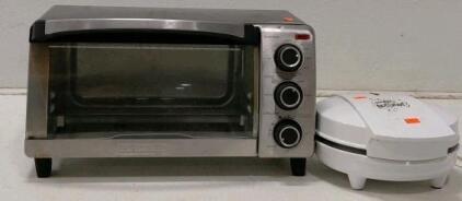 Black Decker Toaster Oven and Waffle Wow (Both Turn On)