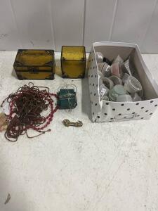 Large Lot: 100 Vintage 7" Vinyl Records, Glass Jewelry Boxes, Beads & Costume Jewelry Mix