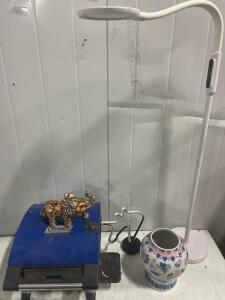 Coleman RoadTrip 285 Portable Stand-Up Propane Grill, 3 Burners, 20,000 BTUs, 285 sq. in. Cooking. Area. Floor lamp with no power cord- Cannot test, home decor