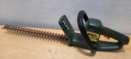 Black & Decker BEHT200 18" Electric Hedge Trimmer, 3.5 Amp, 5/8" Cutting Capacity