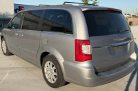 2014 CHRYSLER TOWN & COUNTRY - LEATHER SEATS! - 3