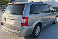 2014 CHRYSLER TOWN & COUNTRY - LEATHER SEATS! - 5