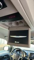 2014 CHRYSLER TOWN & COUNTRY - LEATHER SEATS! - 11