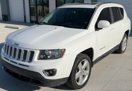 2014 JEEP COMPASS - SUNROOF!