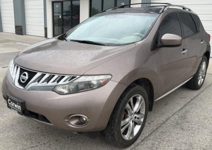 2010 NISSAN MURANO - 4X4!