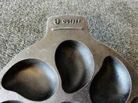 Outset Cast Iron Oyster Grill Pan 12-Well, Pre-Seasoned, Integrated Handles, 19" x 13" - 2
