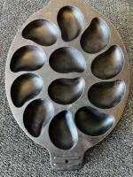 Outset Cast Iron Oyster Grill Pan 12-Well, Pre-Seasoned, Integrated Handles, 19" x 13" - 4