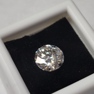 $400 White Moissanite(1.75ct)