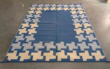 Blue Geometric Polypropylene Patio Mat &ndash; Outdoor Rug Water-Resistant