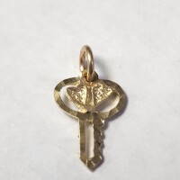 $180 10K Key 0.6G Pendant