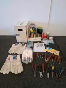 Signal CAT5e 1000Ft Riser Cable, Liberty Gloves (16+), Hand Tools, Pens & Office Supplies