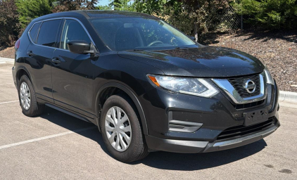 2017 NISSAN ROGUE - AWD!