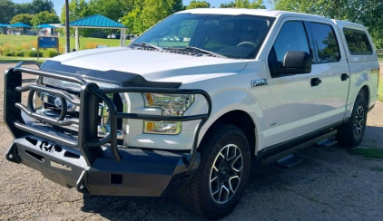 2017 FORD F-150 - 4X4!