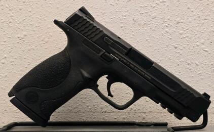 Smith & Wesson M&P45 .45 ACP Pistol, 4.5&rdquo; Barrel, 3 Extra Magazines, Case, SN MPR4656
