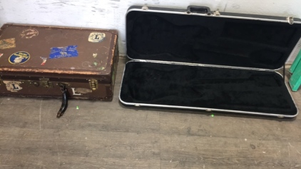 Fender Guitar Case and Suitcase