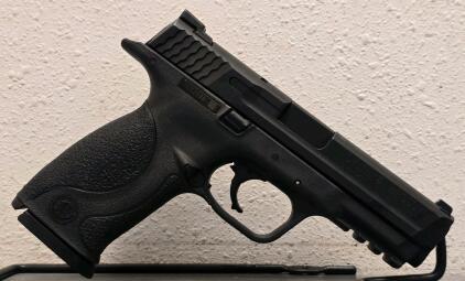 Smith & Wesson M&P 40, .40 S&W, Striker-Fired Pistol, Polymer Frame, Serial HUS2520
