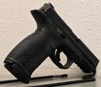 Smith & Wesson M&P 40, .40 S&W, Striker-Fired Pistol, Polymer Frame, Serial HUS2520 - 2