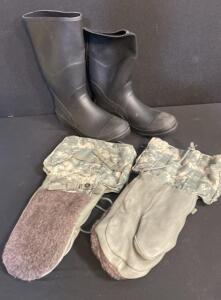 Military Extreme Cold Weather UCP Mittens w/ Liner & Brahma Black PVC Knee Boots Waterproof Set ( Shelf 7 )