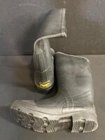 Military Extreme Cold Weather UCP Mittens w/ Liner & Brahma Black PVC Knee Boots Waterproof Set ( Shelf 7 ) - 3