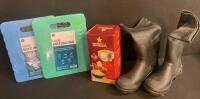 Estrella Hand Crank Grain Mill, Manual Corn Grinder, Cast Iron, Red, Clamp Mount, Original Box ( Shelf 7 )