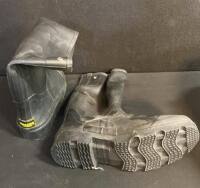 (10) Swiss Snow Poncho PVC/Nylon Surplus + Praxxis Black Rubber Overboots Waterproof Heavy Tread ( Shelf 7 ) - 3