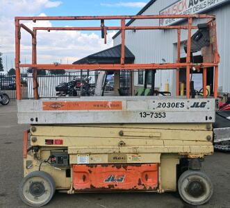 JLG 2030ES Electric Scissor Lift, 20ft Platform Height, 800lb Capacity, Solid Non-Marking Tires