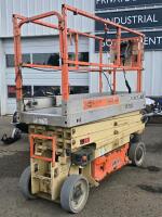 JLG 2030ES Electric Scissor Lift, 20ft Platform Height, 800lb Capacity, Solid Non-Marking Tires *Runs and Drives* - 2