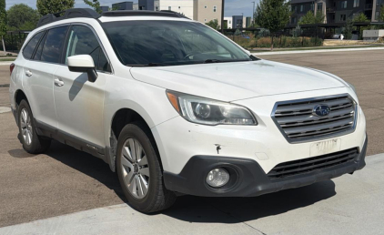 2015 SUBARU OUTBACK - LEATHER SEATS AND COVERS!!