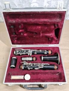 (1) Vintage Martin Freres La Monte Clarinet, Made in France W/ Hardshell Case