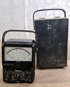 (1) Vtg Simpson 261 Analog Volt-Ohm Milliammeter (VOM) Series 2 Multimeter, W/ Case, Probes & Manual