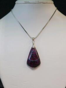 22.64ct Rainbow Dragonvein Agate Gemstone Necklace