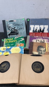 Vinyl records including one by Bing Crosby and others