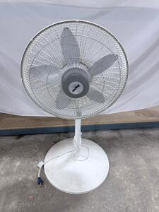 NUNIX 16" Pedestal Fan, 5-Blade, Oscillating, 3-Speed, Adjustable Height, White, 60W (tested, works)
