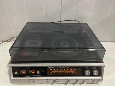 Realistic Clarinette 98 Stereo System with Turntable, Cassette Deck, AM/FM Radio, VU Meters