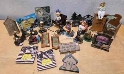 Americana Collectible Figurines & Novelty Plaques Lot &ndash; Rustic D&eacute;cor