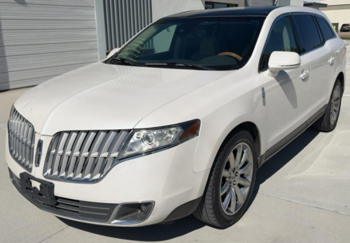 2010 LINCOLN MKT - SUNROOF - BACKUP CAMERA!