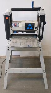Delta 22-560 Benchtop Planer 12-1/2" x 6", 15A, Cast Aluminum Table, Stand, Serial 054621J2031