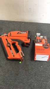(1) Paslode lithium Ion Nailer (7) Paslode Lithium Ion Fuel Cells